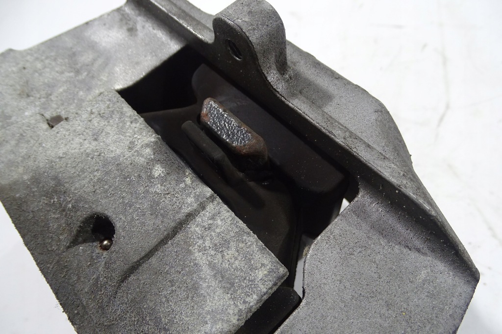 фото №10, Fiat freemont 2.0 кронштейн подушка двигуна 04766549ad