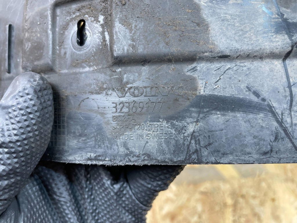 фото №9, Брызговик защита порог подкрылок правая volvo xc60 ii 32369177 2017-