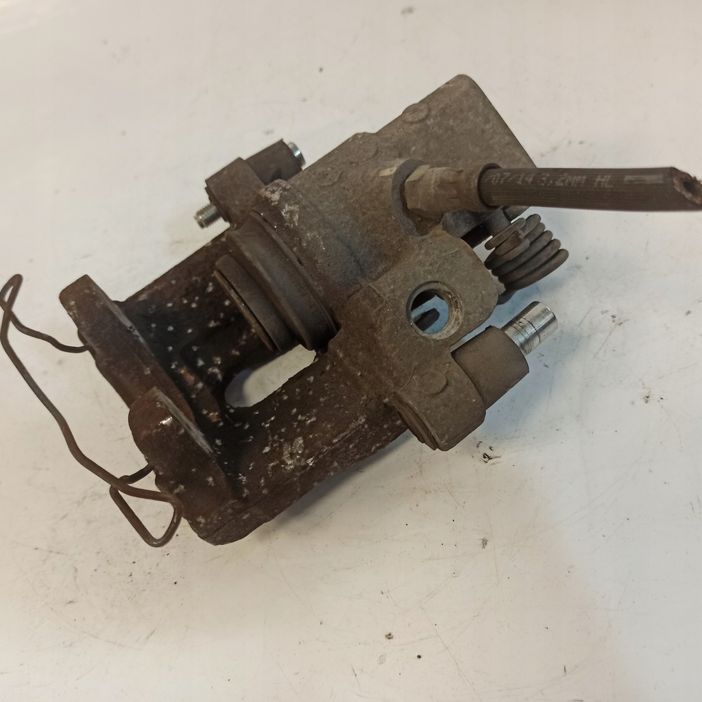 фото №12, Ford focus mk3 суппорт тормозной левый задняя