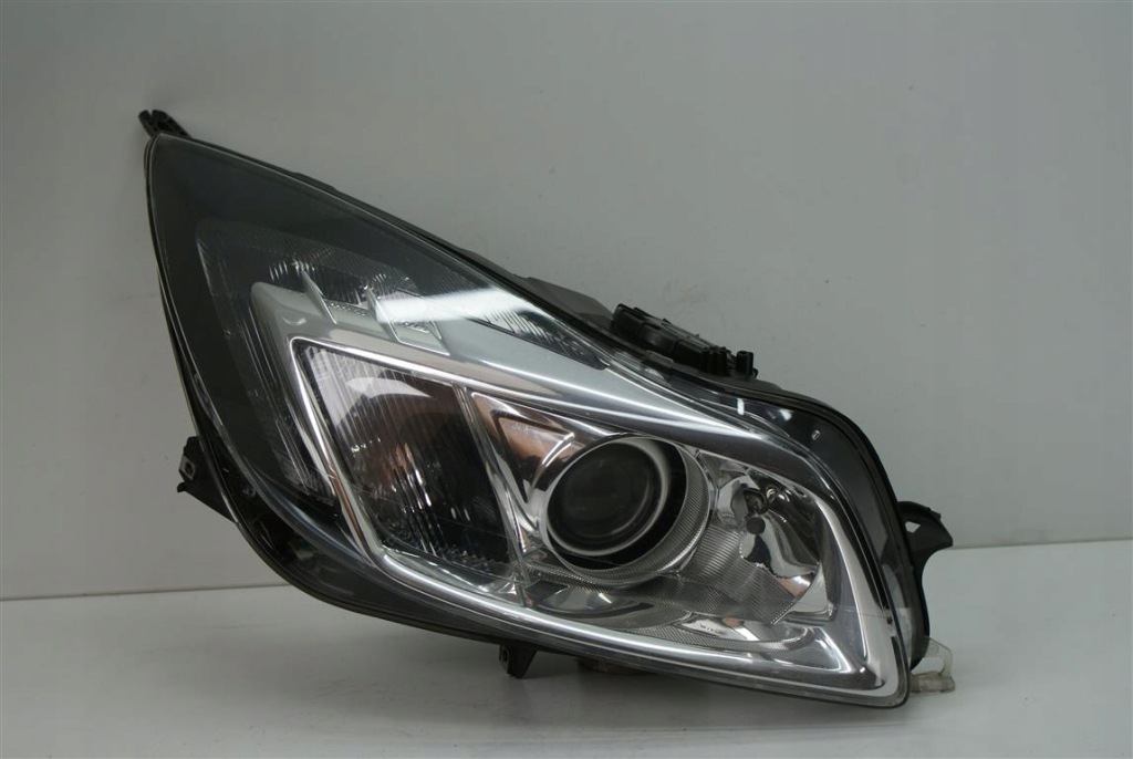 Купить Opel insignia a 08-13r. правый  фара ксенон led eur