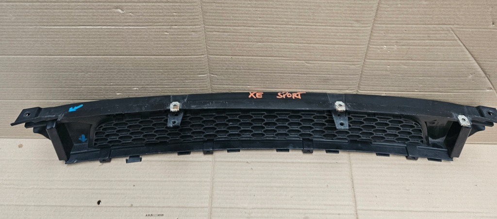фото №8, Решётка решётка радиатора средняя бампера перед jaguar xe x760 r sport gx7m-17h750-aa