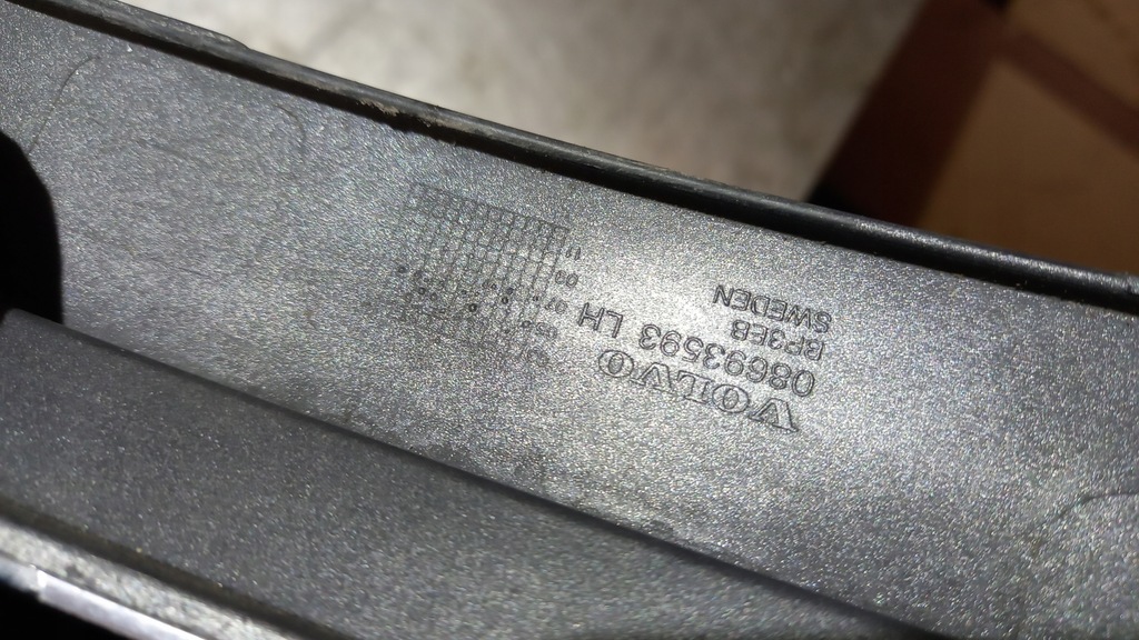 фото №6, Volvo v70 ii молдинг бампера левый перед 08693593