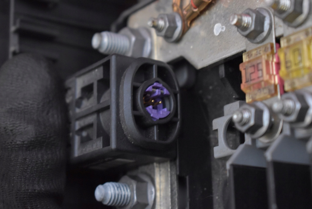 фото №8, Распределитель тока 7l0937548c audi q7 4l 3.0 tdi 233 km 05-09