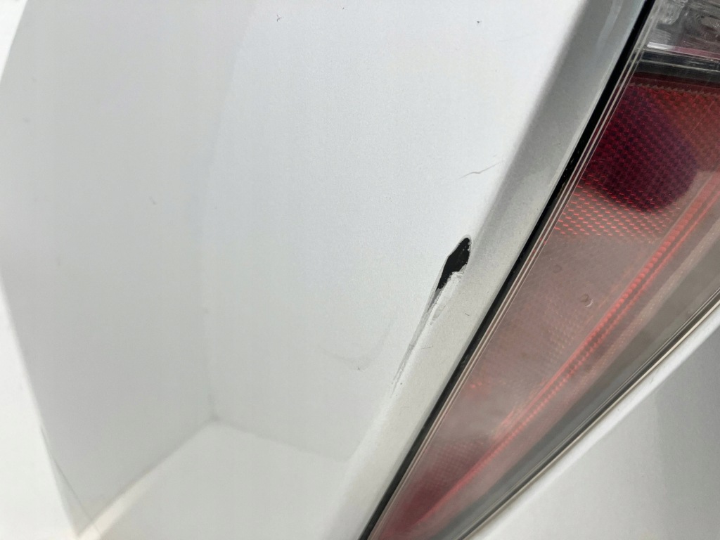 Купить Prius iv комплектный  бампер задний задний фары комплект  без pdc 1f7