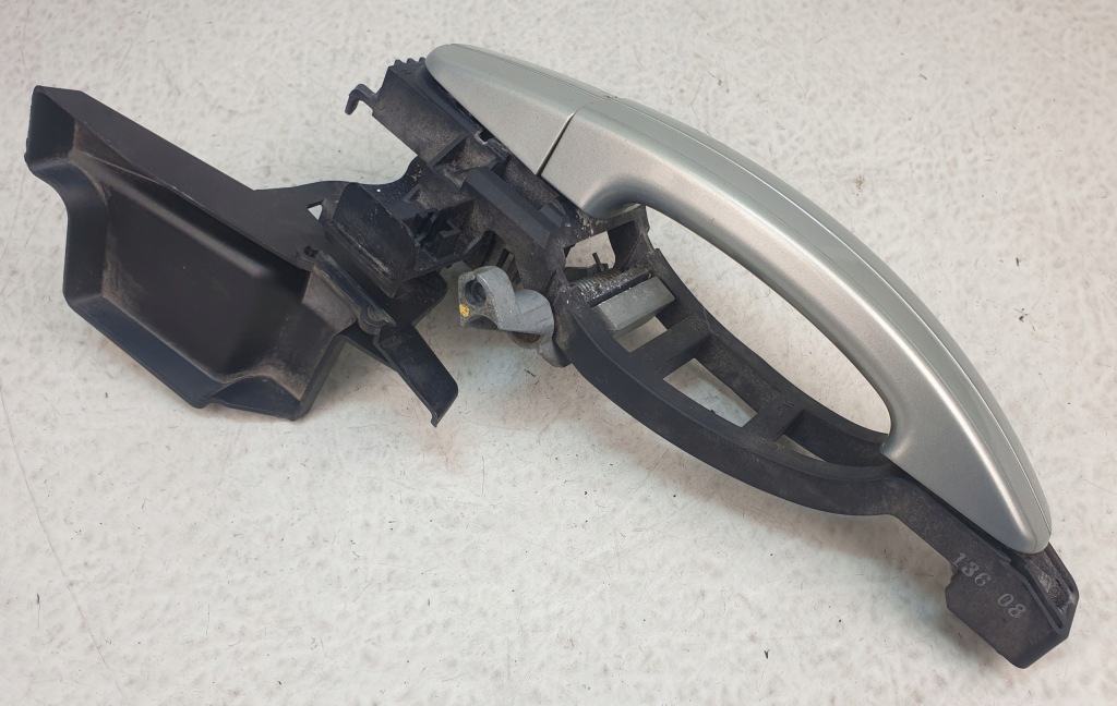 фото №2, Ford kuga mk1 ручка дверь наружная левый задняя левая задняя p8 оригинал