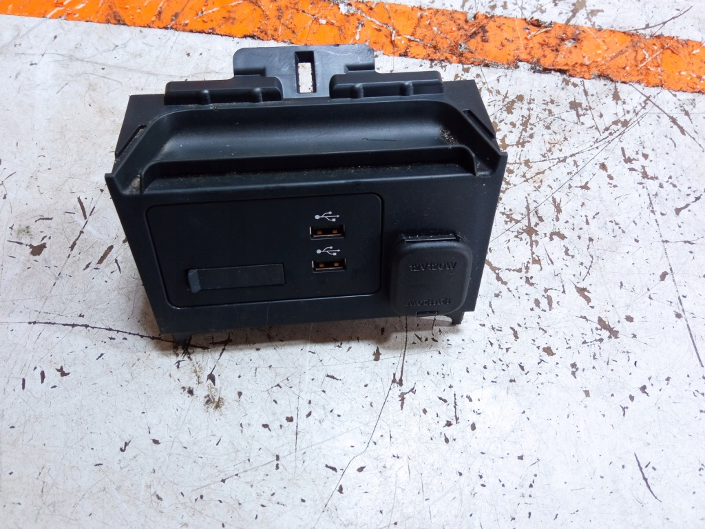 фото №1, Mazda cx-30 роз'єм port usb рамка зчитувач sd hub dn4e-669u0-b