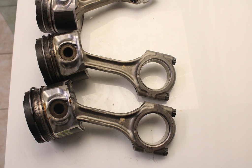 фото №4, Toyota corolla verso ii 2.2 d поршень поршни шатун шатун