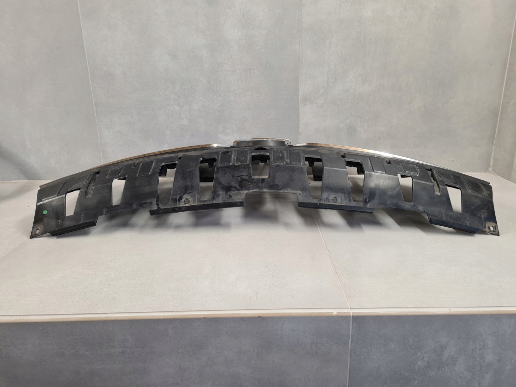 Решётка радиатора решётка радиатора хром бампера astra v k рестайлинг  оригинал 39130502 с Разборки