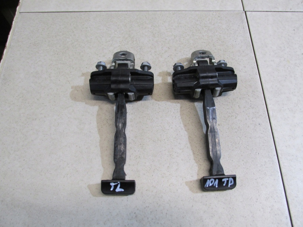 фото №1, Ограничитель дверь задняя c-max mk2 2013 rok