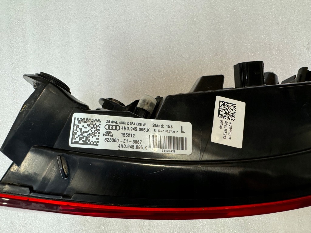 Audi a8 4h рестайлінг  2017 фари задній full led комплект 4h0945095k 4h0945096k 32 km Оригінал