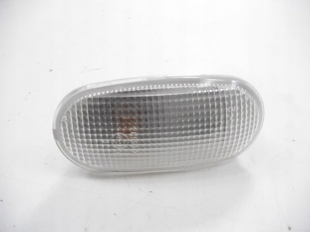 фото №7, Поворотник боковой белый r=l mitsubishi l200 оригинальный номер 8351a041