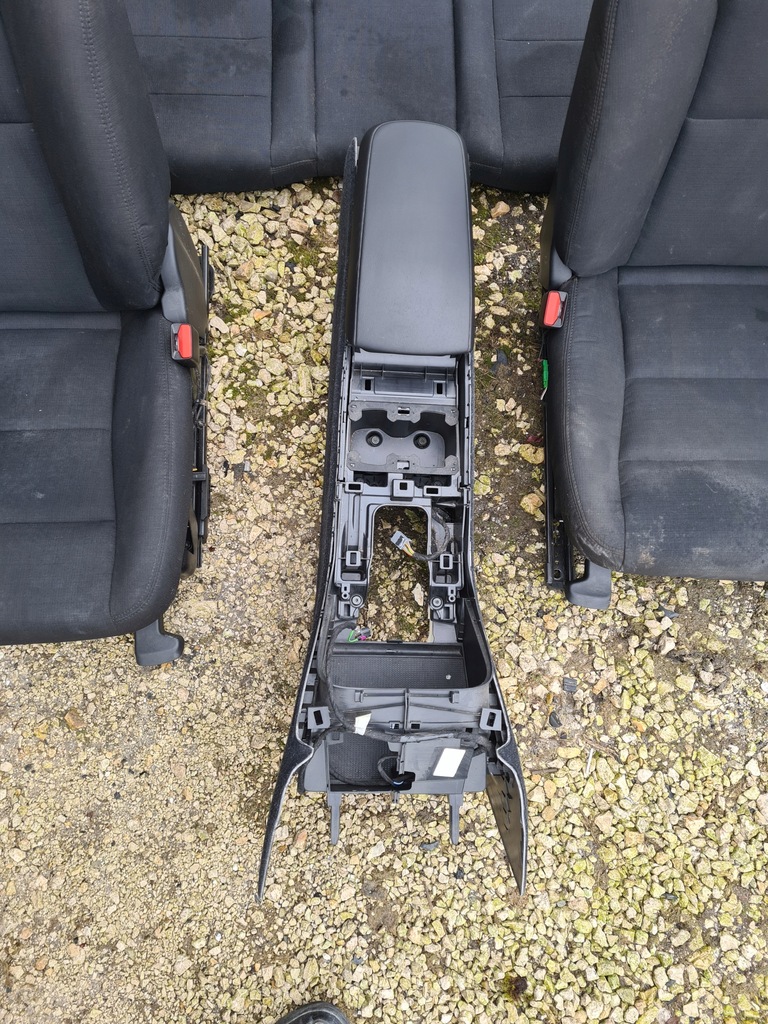 фото №8, Салон volvo xc 40 заднє сидіння сидіння обшивки заднє сидіння спинка підлокітник