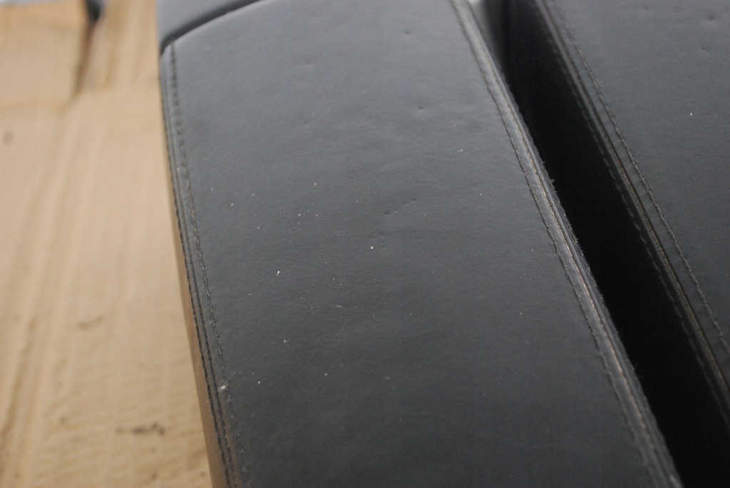 фото №7, Подлокотник средний чёрный audi a8 d3