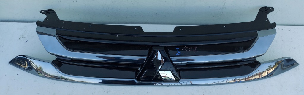 фото №1, Mitsubishi outlander lift 15- решітка радіатора решітка радіатора