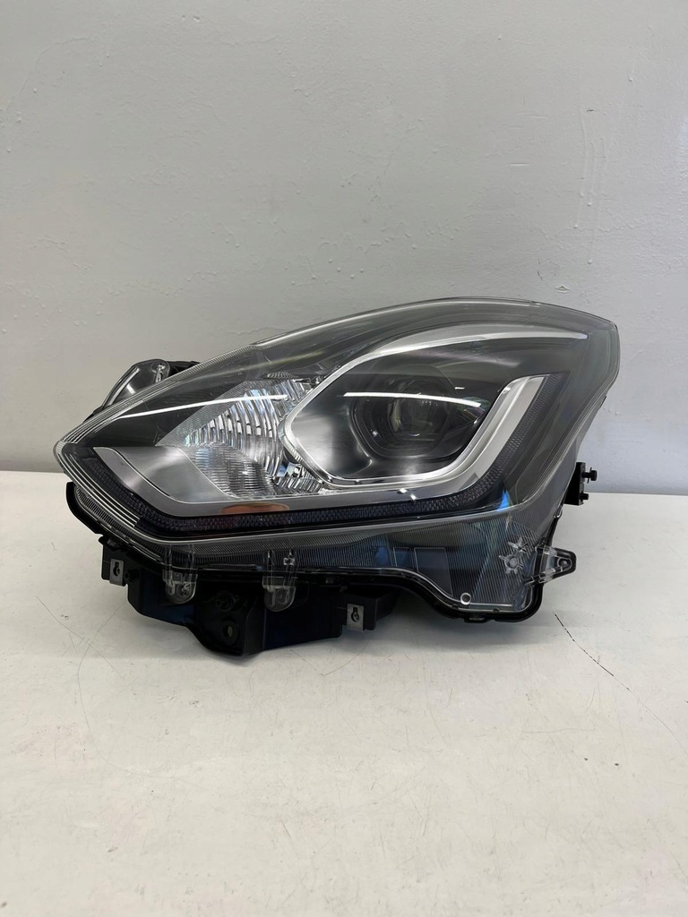 фото №1, Лампа левая фара suzuki swift mk8 17- full led