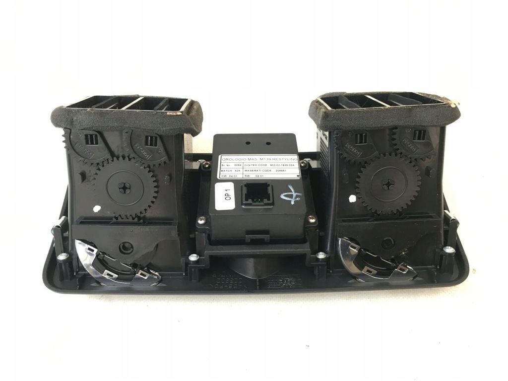 фото №6, Maserati quattroporte 04-13 решётка обдув приборная панель