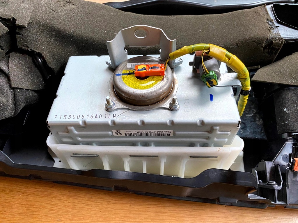 фото №15, Toyota hilux viii 15- консоль подушка безпеки панель приладів приладова подушка пасажира