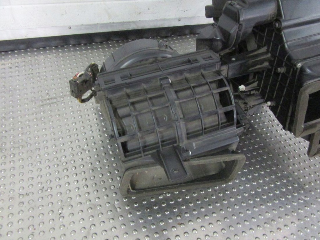 фото №6, Kia sportage ii 2.0i 2007 отопитель вентилятор корпус kpl