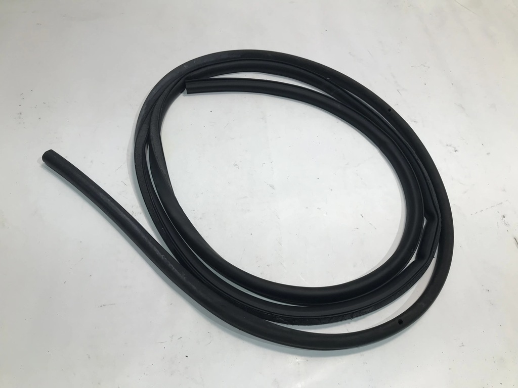 фото №1, Прокладка дверь перед левая audi a3 8y 20-