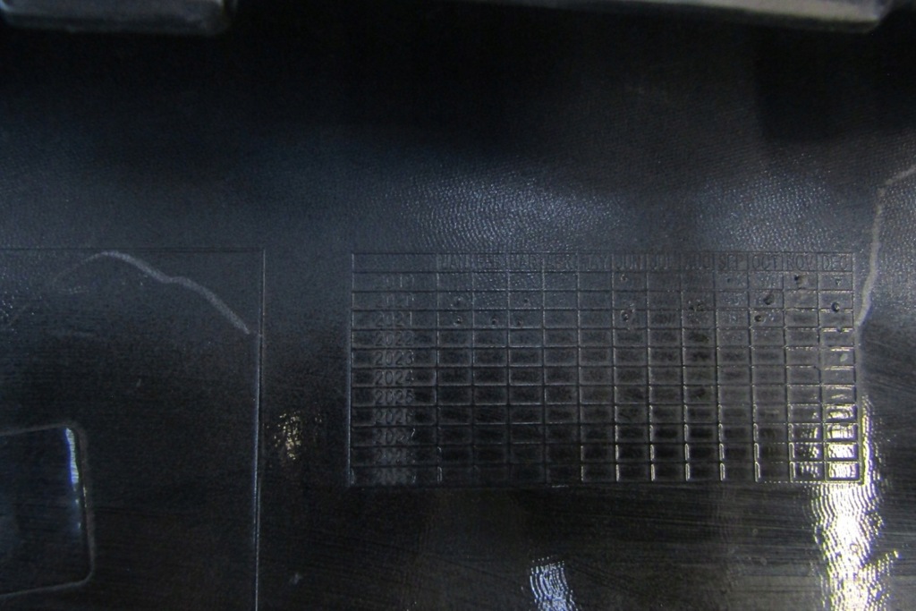 фото №13, Спойлер накладка перед aston martin dbx 20-