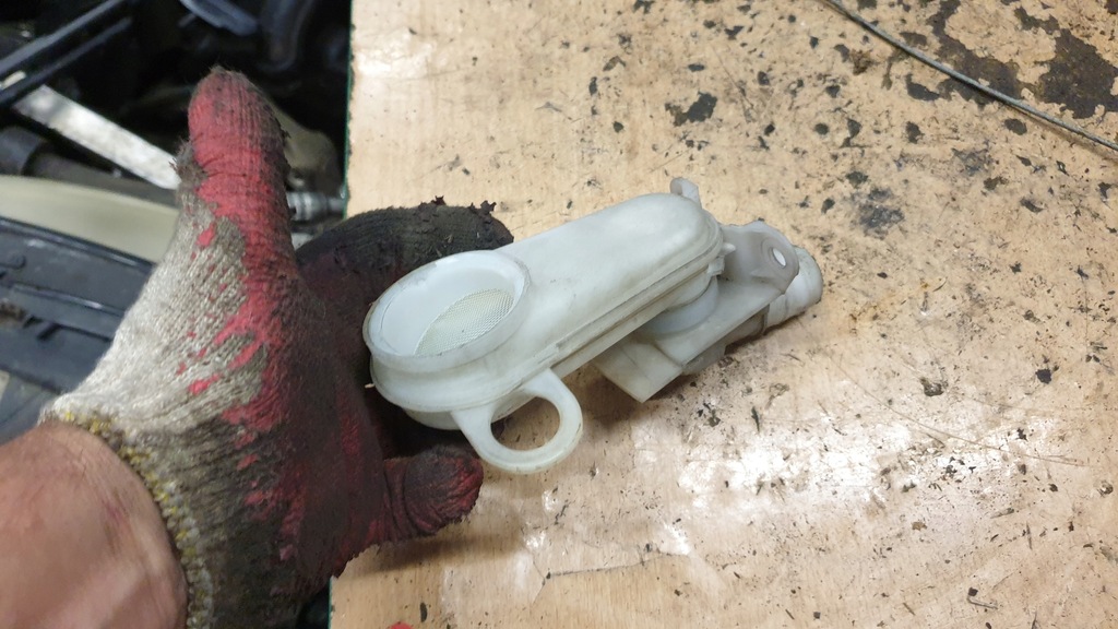 фото №1, Audi a2 заливна горловина бачок омивача