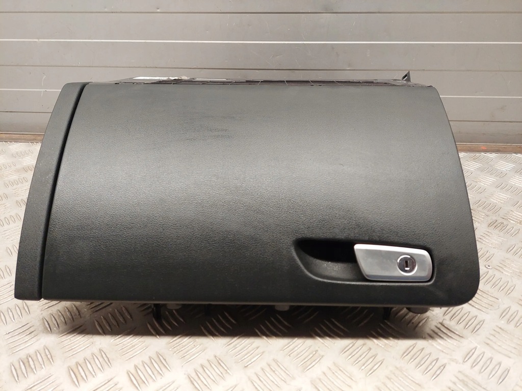 фото №5, Audi q5 sq5 8r1880302d перед сторона правая бардачки, полка