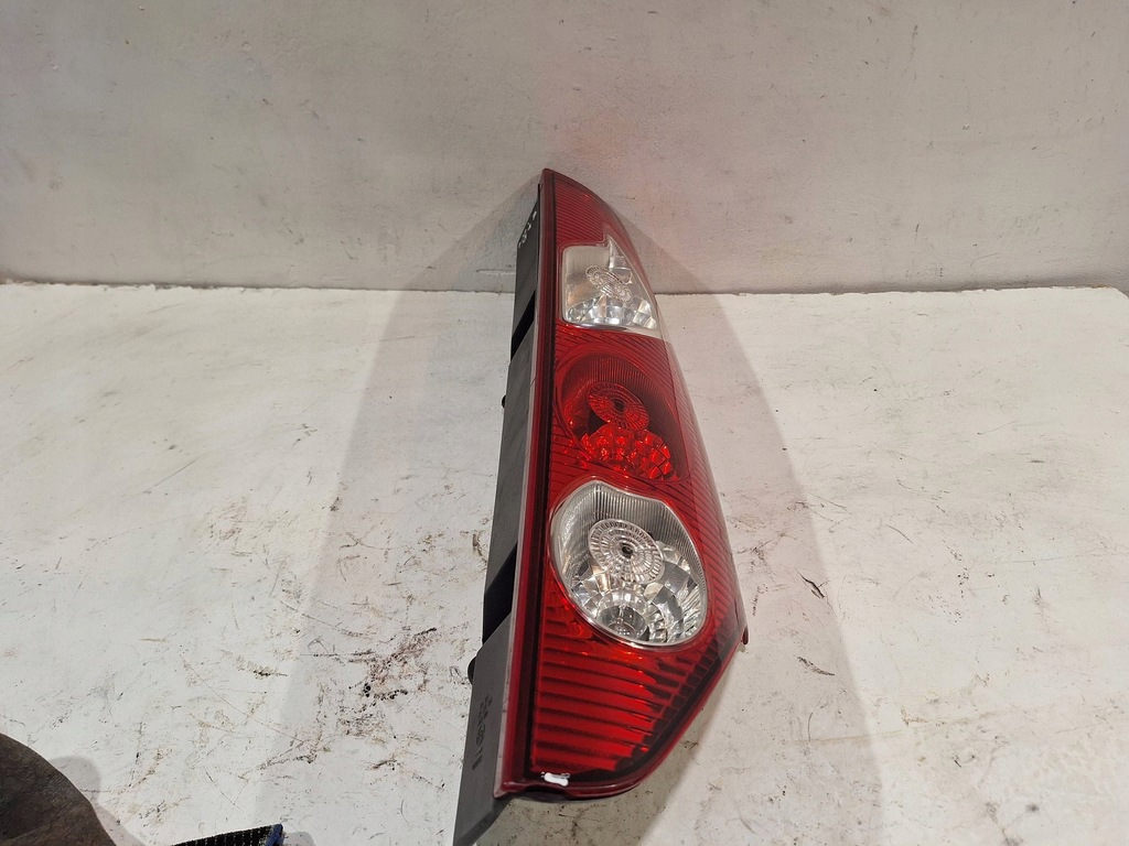 фото №1, Лампа задняя правая 8200419945 renault kangoo ii 08-
