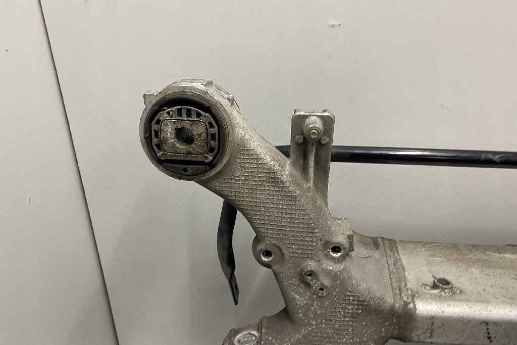 фото №8, Підрамник задні bmw 7 g11, g12 6861201 2017