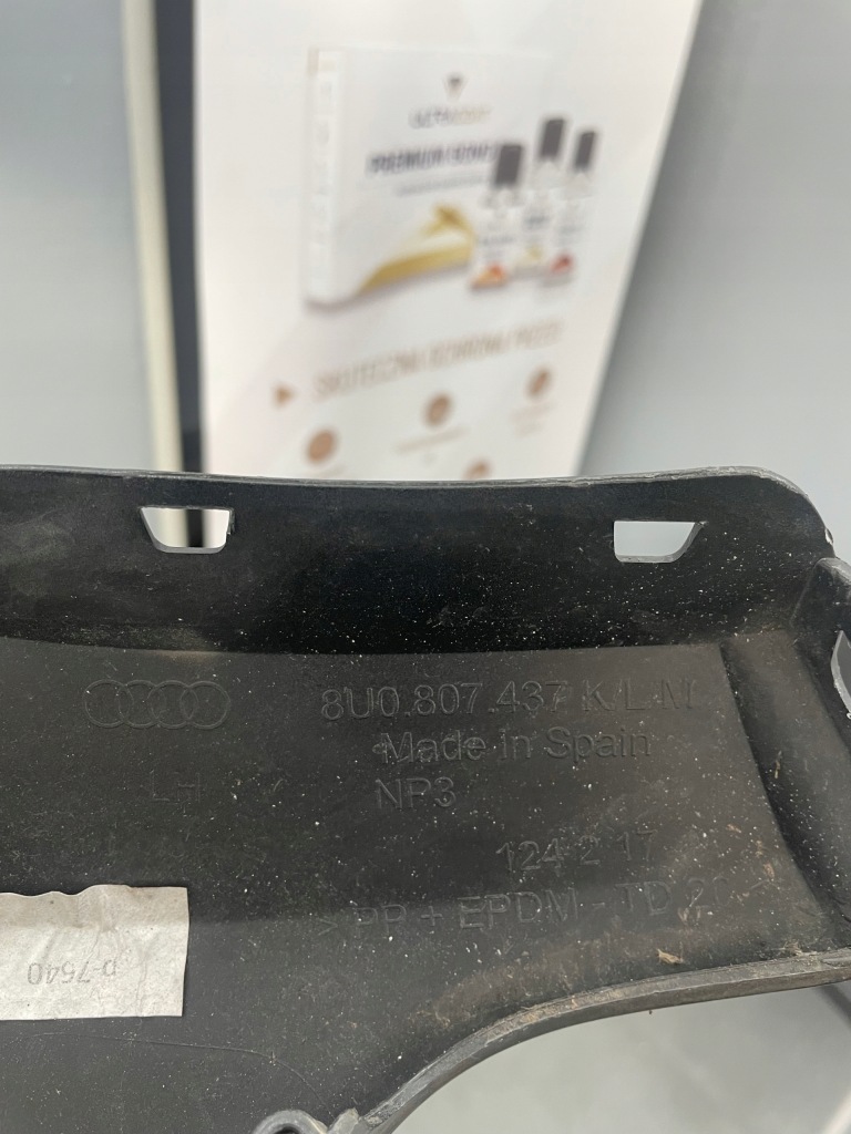 Обшивка кутик бампер лівий перед audi q3 11-13 8u0 Зі Шроту