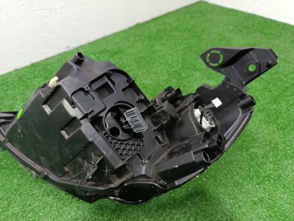 Peugeot 208 2008 2 2 19r- фара правый перед передняя full led Оригинал