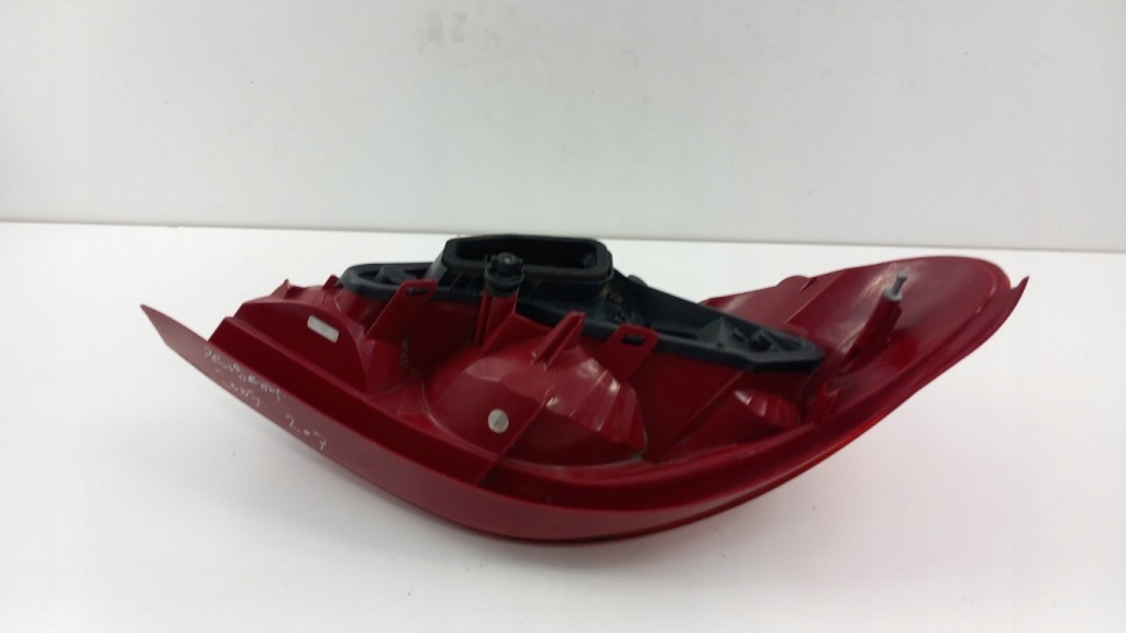 фото №3, Peugeot 207 cc лампа задняя правая