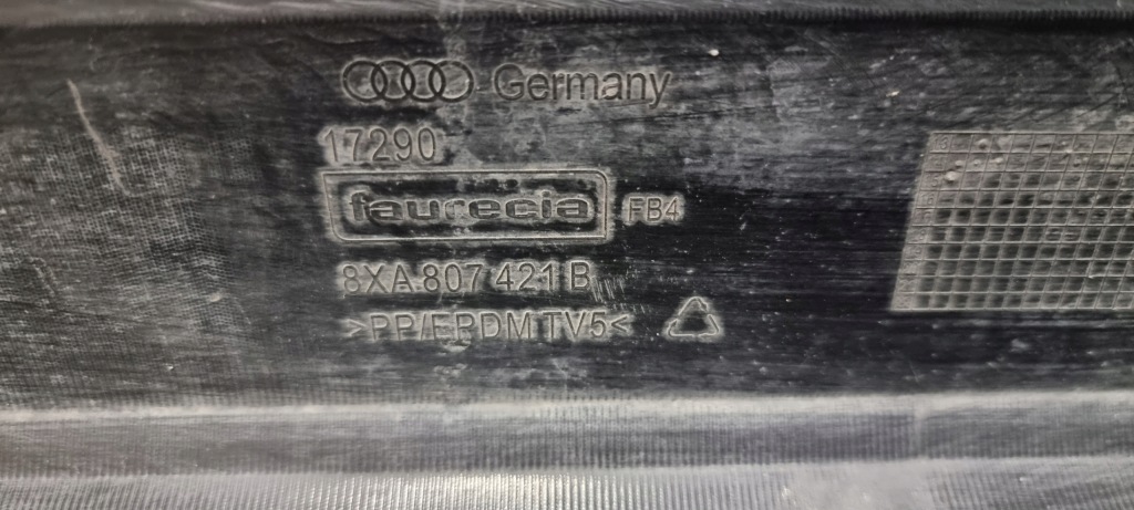 Бампер задний  задний audi a1 lift 8xa 15-18 4x pdc с Разборки