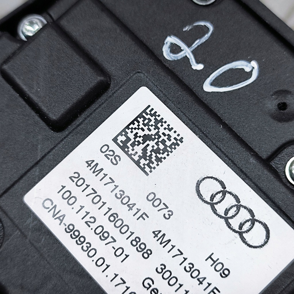 фото №6, Audi q7 4m 2017 домкрат переключения передач / верхний