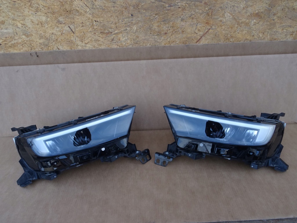 фото №1, Opel mokka ii b лампи лампа led права 9834007980 ліва 9834008280