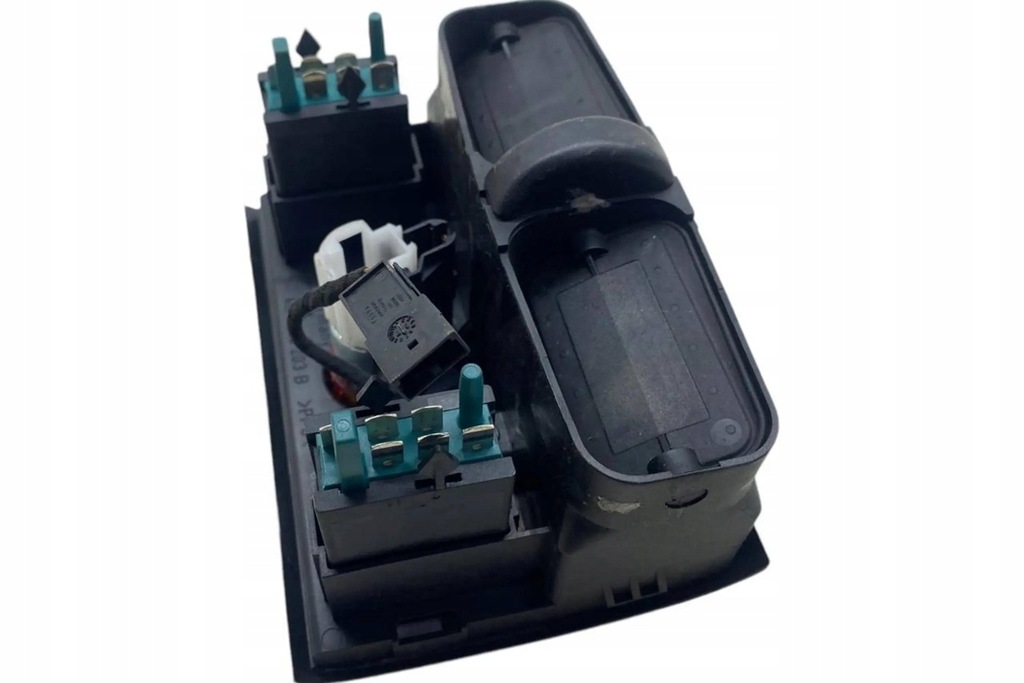 фото №7, Задняя решётка вентиляционная audi a8 d2 4d2, 4d8 4d0819203b 4.2l бензиновый