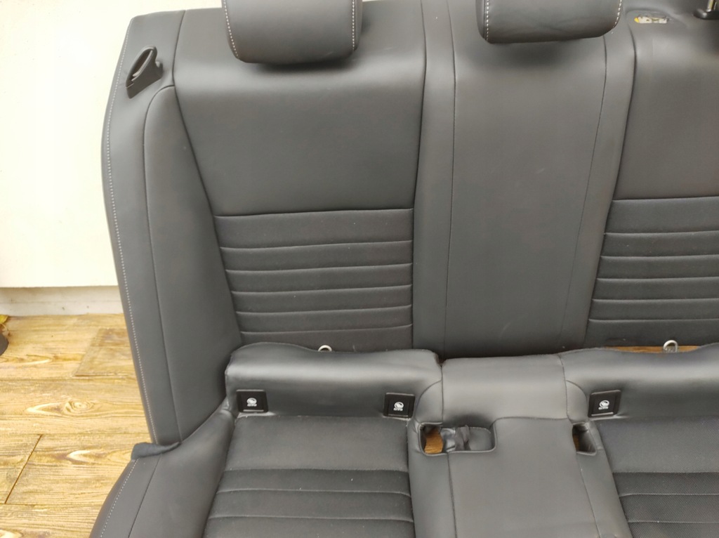 фото №4, Lexus is300h 13r заднее сиденье задняя