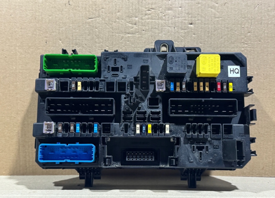 фото №1, Коробка предохранителей opel zafira b 13220831