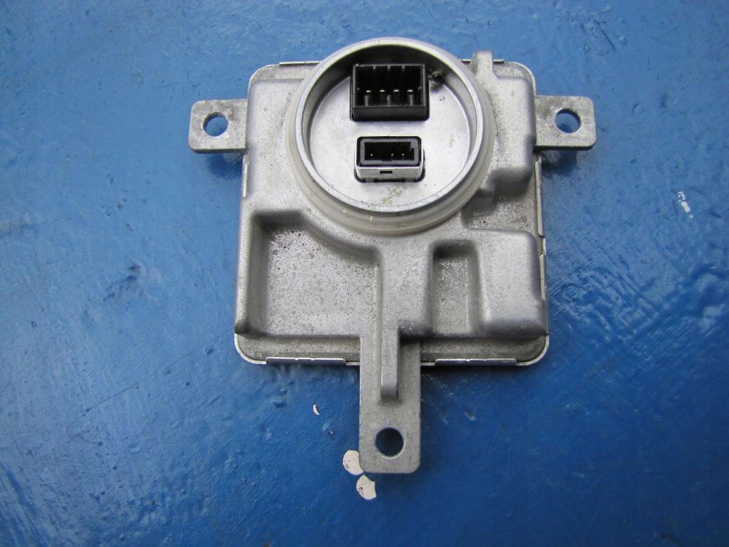 фото №1, Volvo v40 cc - преобразователь модуль лампы ксенон