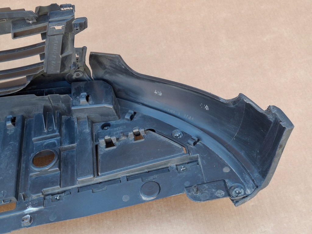 Renault captur lift накладка бампера решітка плита 6209268r/620269604r Оригінал