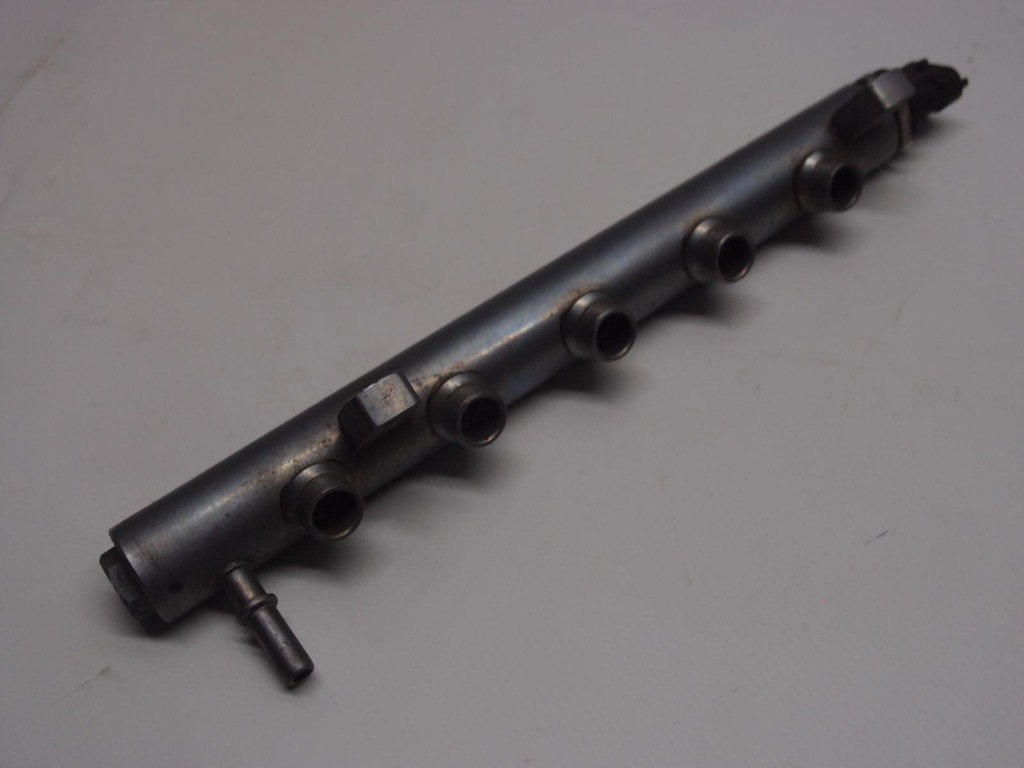 фото №9, Молдинг упорскування vivaro trafic 1.6 dci h8201044829