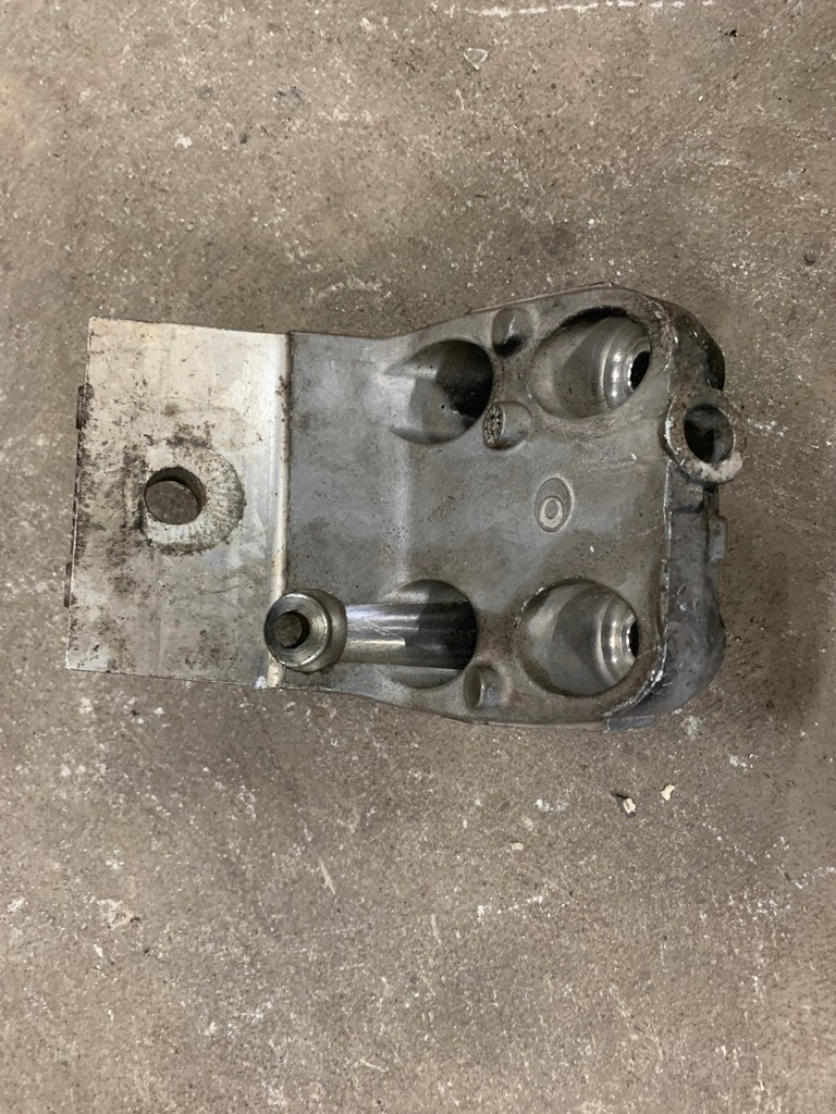 фото №1, Alfa romeo giulia qv 2.9 кронштейн двигуна