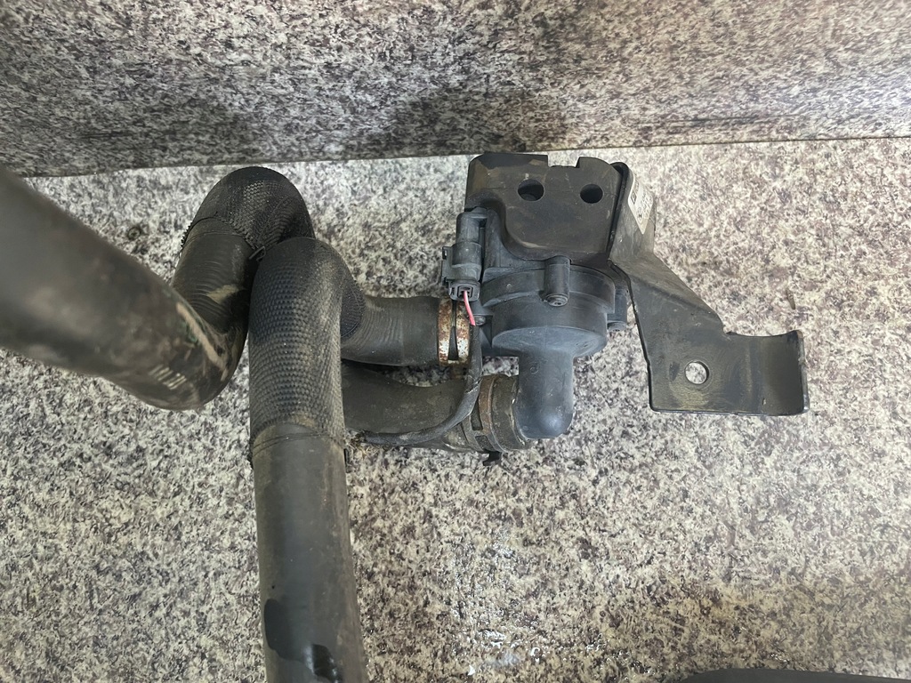 фото №8, Магістраль водяна помпа насос бачок шланги wody bmw f11 2.0 d n47 f10