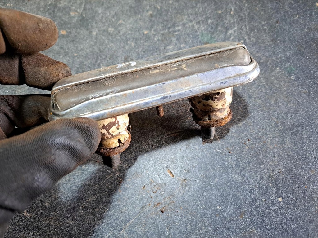 фото №9, Stara лампа лампа подсветка номерного знака регистрационный оригинал fiat хром