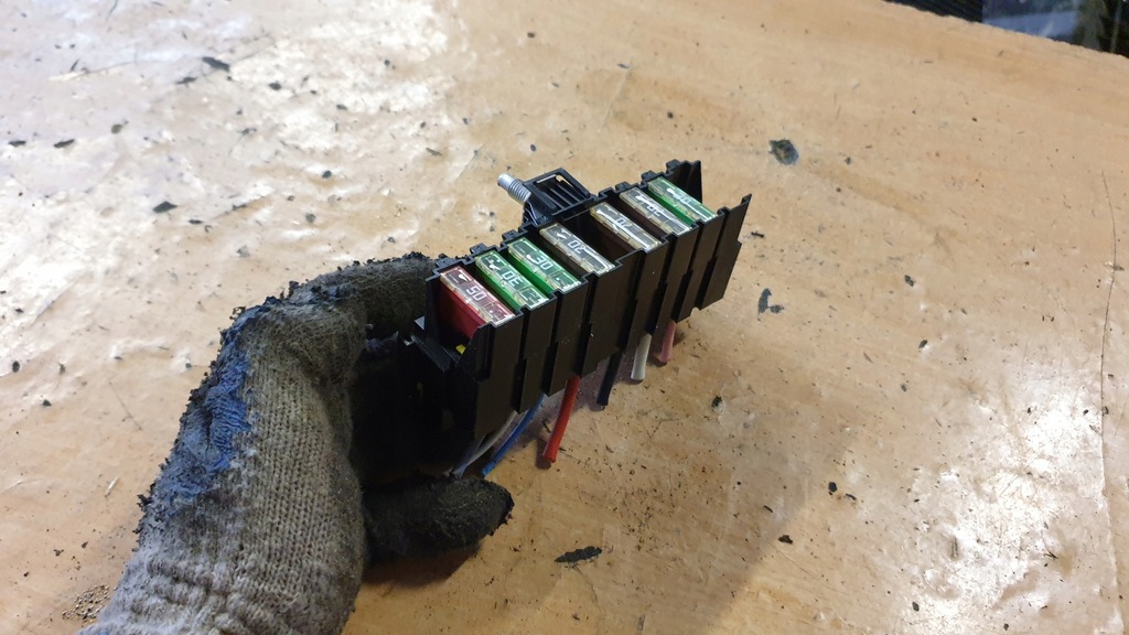 фото №1, Peugeot 206+ plus коробка запобіжників