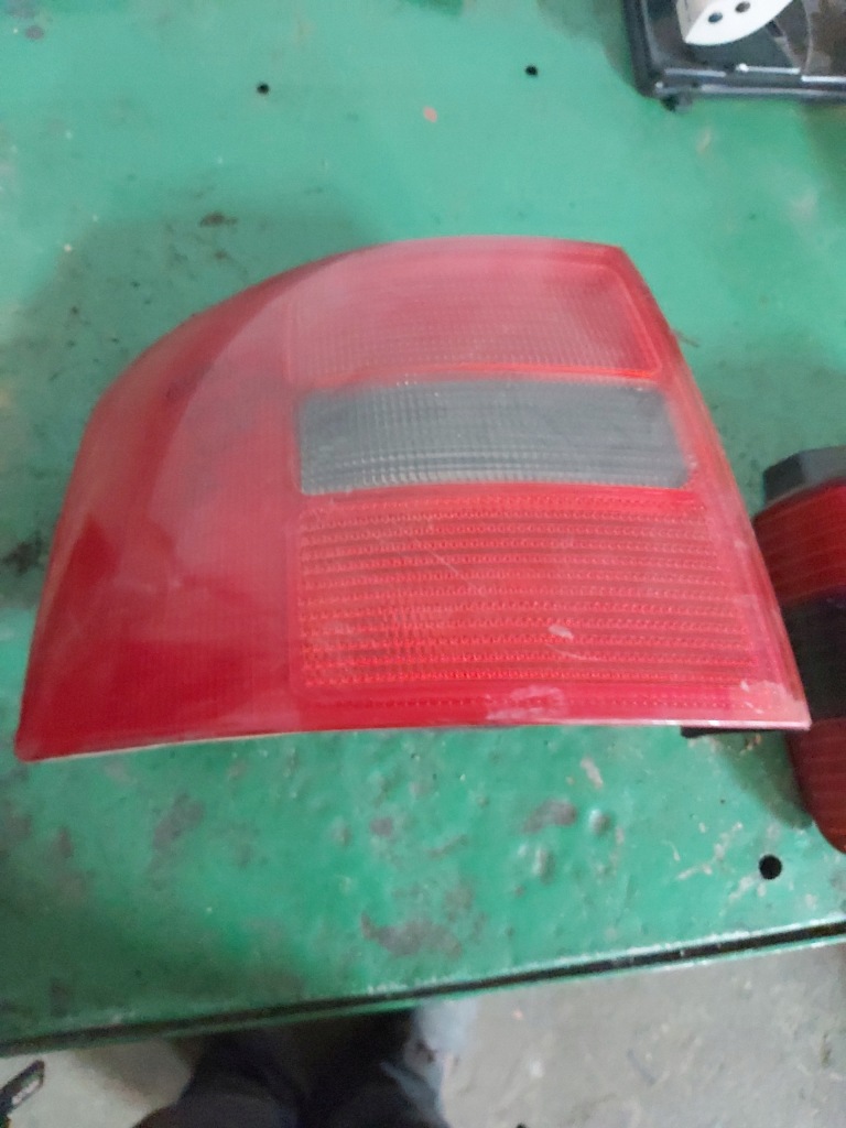 Купити Лампа задня audi a4 b5 lift