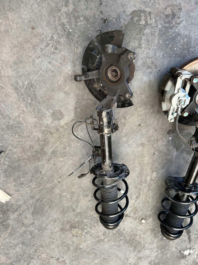 фото №6, Поворотный кулак левая правая перед передняя амортизационная стойка renault arkana 1.6 e-tech