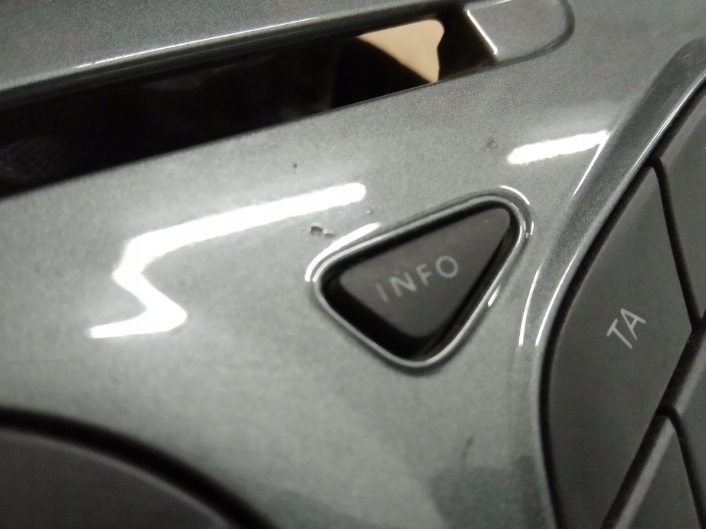 фото №9, Ford c-max mk2 - панель радіо