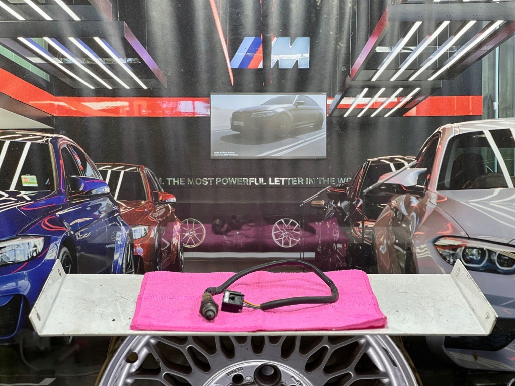 Купить Bmw e70 e71 f01 f02 f07 f10 f11 f12 f15 16 r55 r56 датчик лямбда-зонд uro-017739