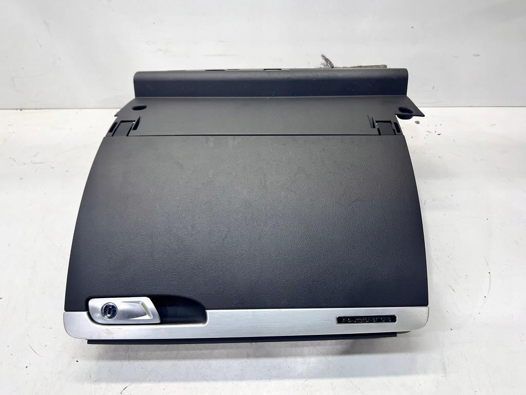 фото №1, Бардачок пассажира audi tt 8j2857095a