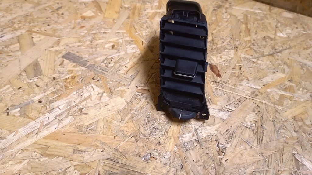 фото №1, Nissan primera p 12 2.2 di решітка обдув